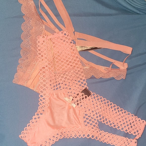 2 Cut-Out Cheeky Panties - Picture 2 of 9